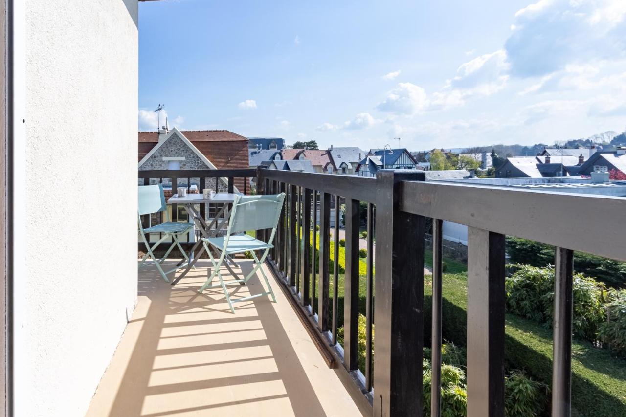 Le Carrousel - Appartement Avec Studio Attenant Deauville Bagian luar foto