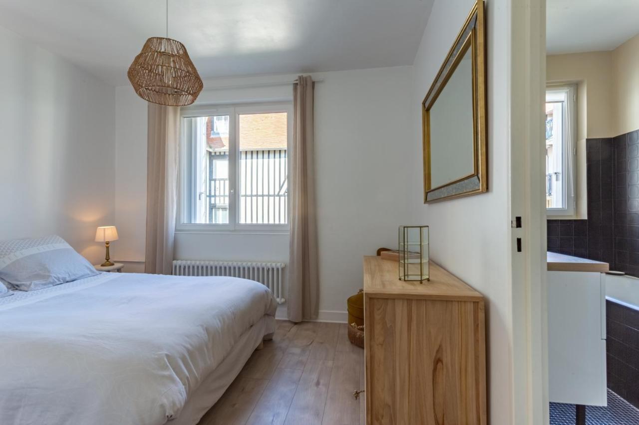 Le Carrousel - Appartement Avec Studio Attenant Deauville Bagian luar foto