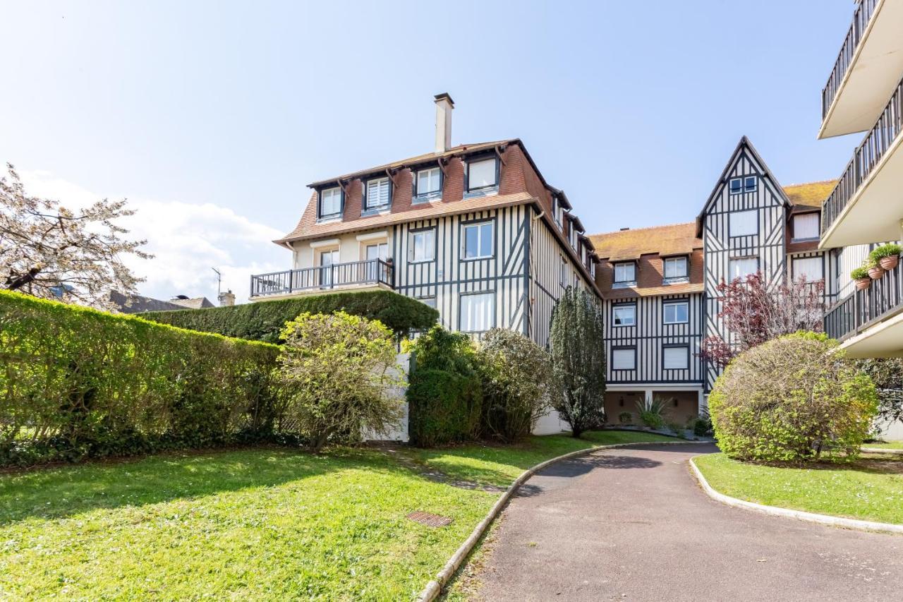 Le Carrousel - Appartement Avec Studio Attenant Deauville Bagian luar foto